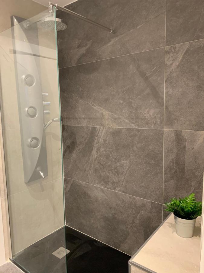 Apartamentos Santullano 1 Овьедо Экстерьер фото